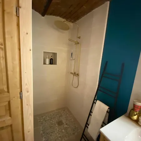 Liefdeshotel Au Fines Bulles Avec